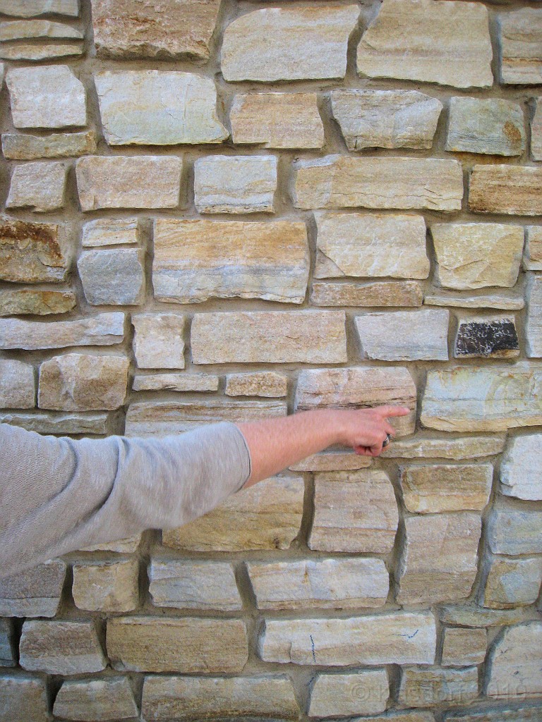 Rock n Roll Hall of Fame 2010 441.jpg - Guess who likes the stones... especially this one. Notice how the sweater blends right in with the rock.. it IS her color.And that is it for this little trip.